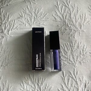 Younique liquid shadow